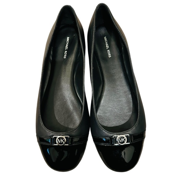 Michael Kors Mandy Flat Patent Leather Black 8.5M MK Logo Ballet Shoe - Picture 1 of 9